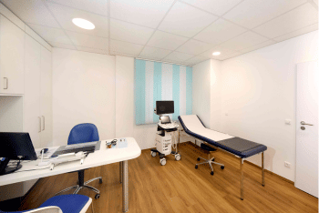 Behandlungsraum: Sonographie der Praxis Dr. Zeitner